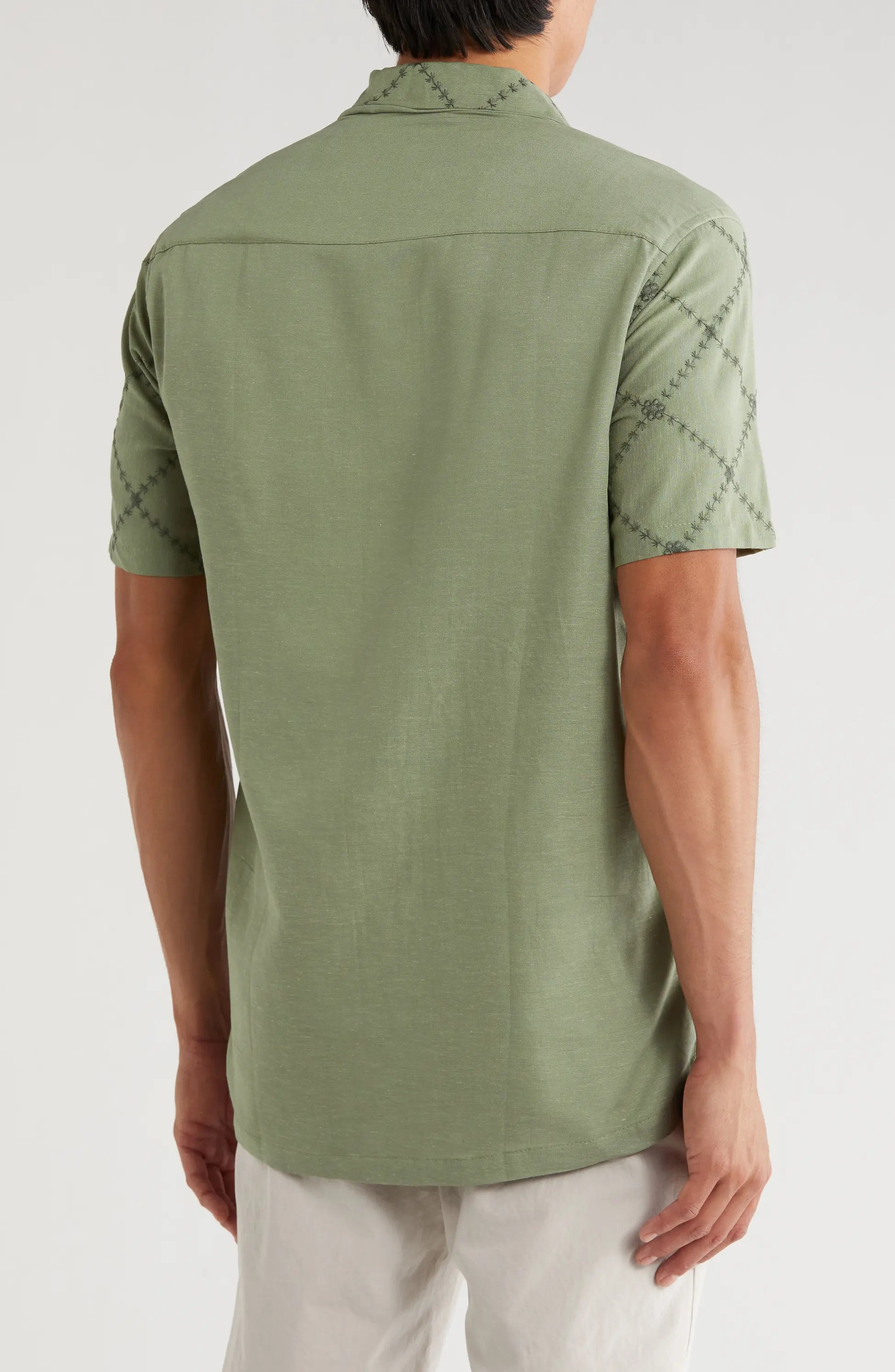 TRS-7005 Floral Diamond Embroidered Camp Shirt
