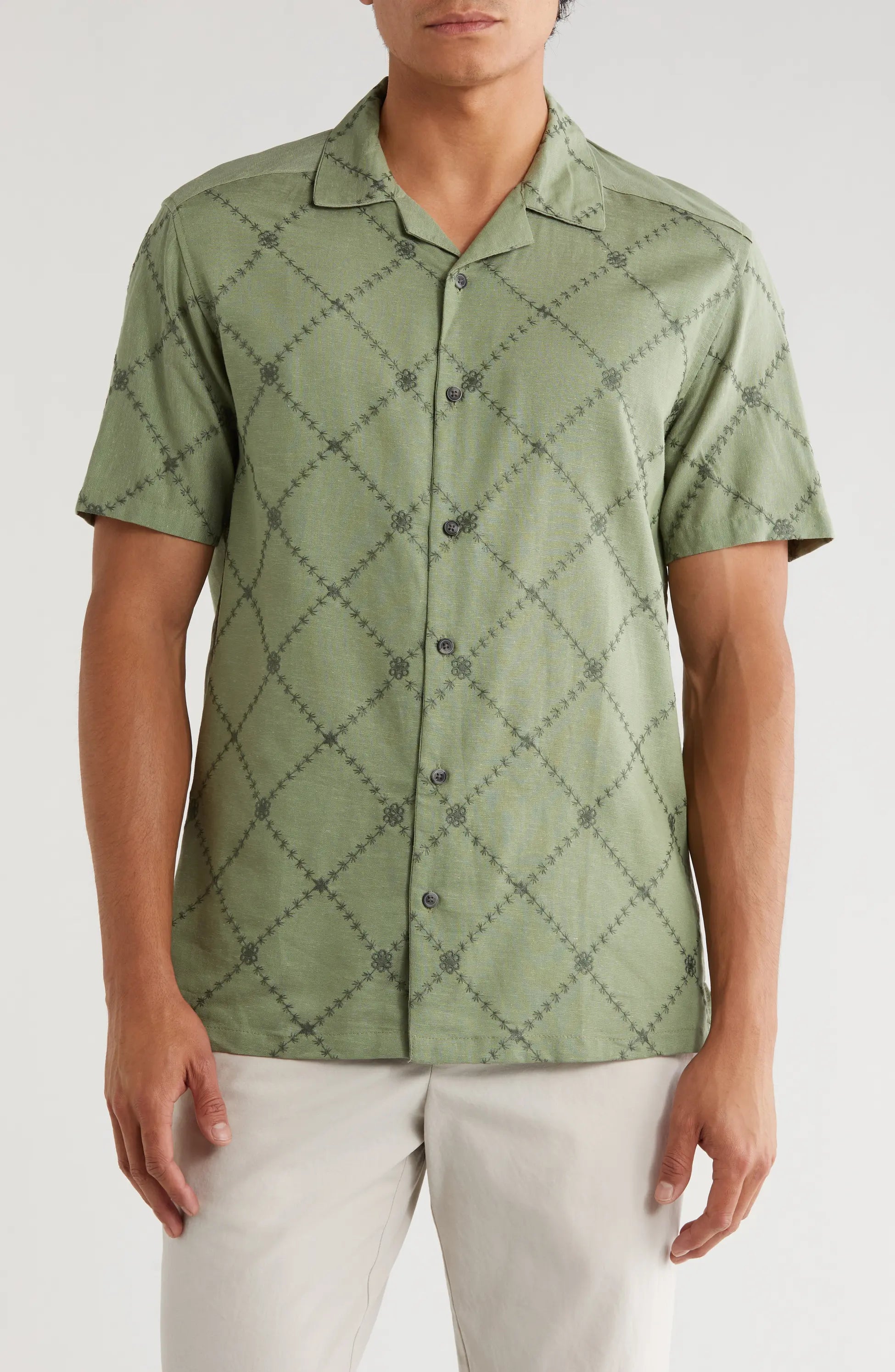 TRS-7005 Floral Diamond Embroidered Camp Shirt