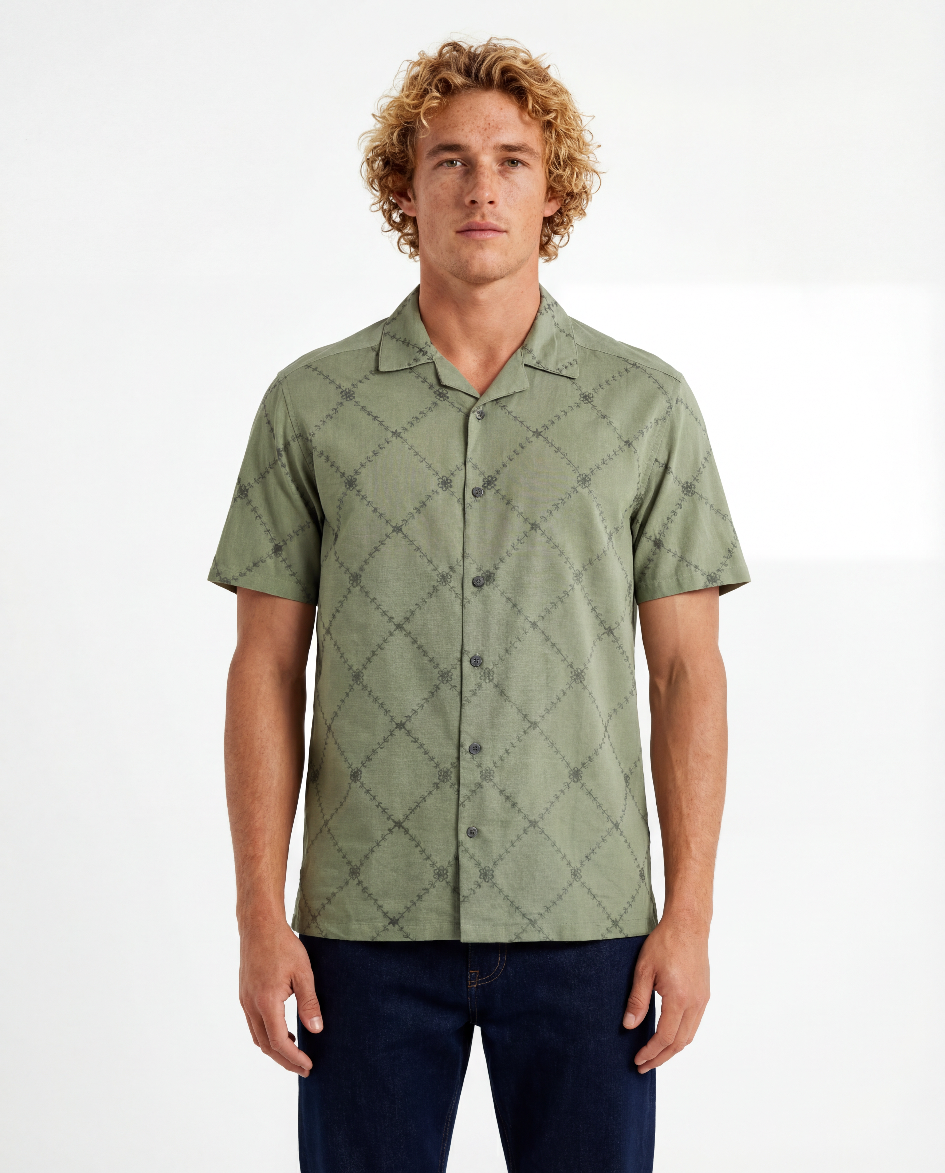 TRS-7005 Floral Diamond Embroidered Camp Shirt