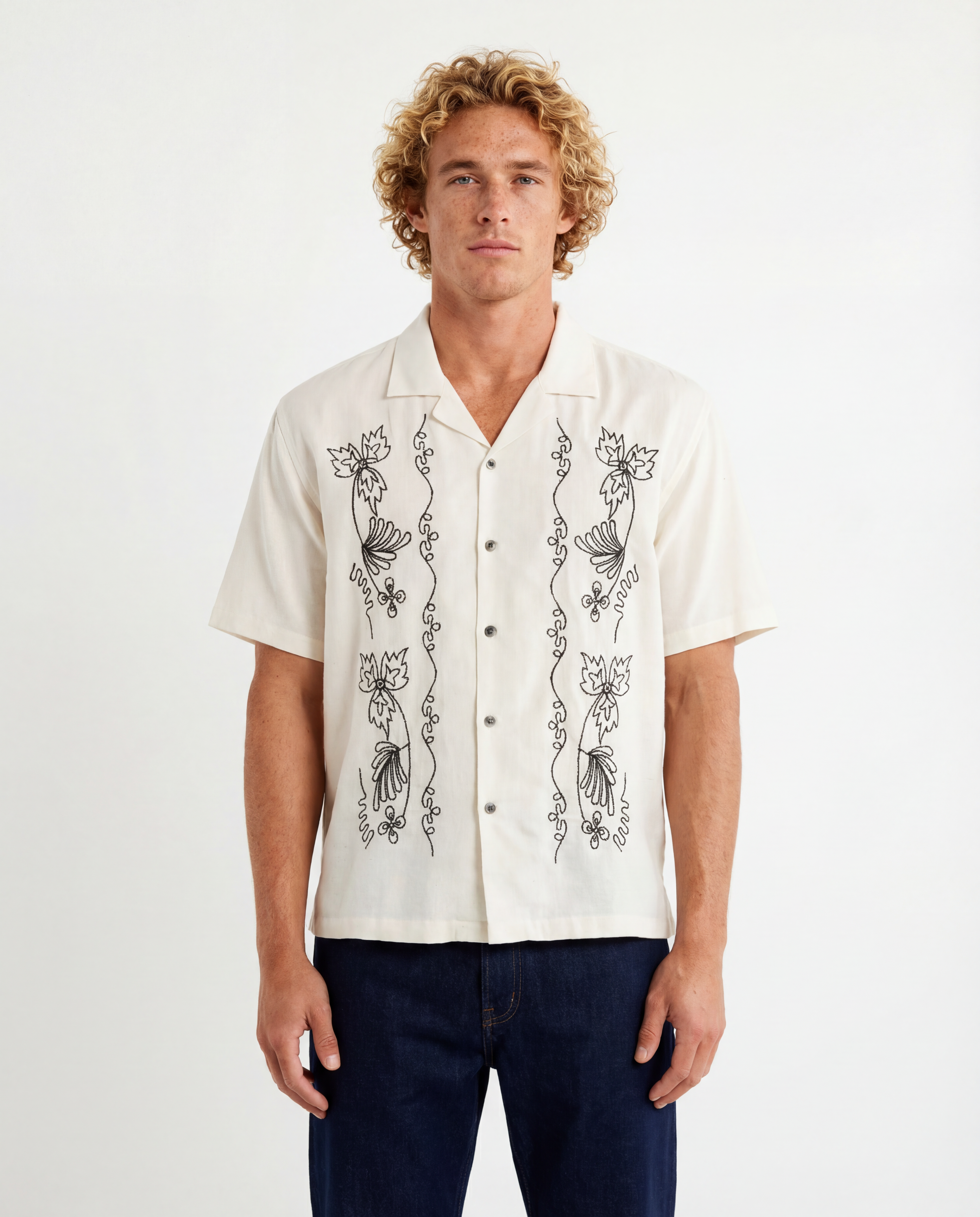 TRS-7004 Boxy Fit Floral Embroidered Camp Shirt Boxy Fit Sun Embroidered Camp Shirt
