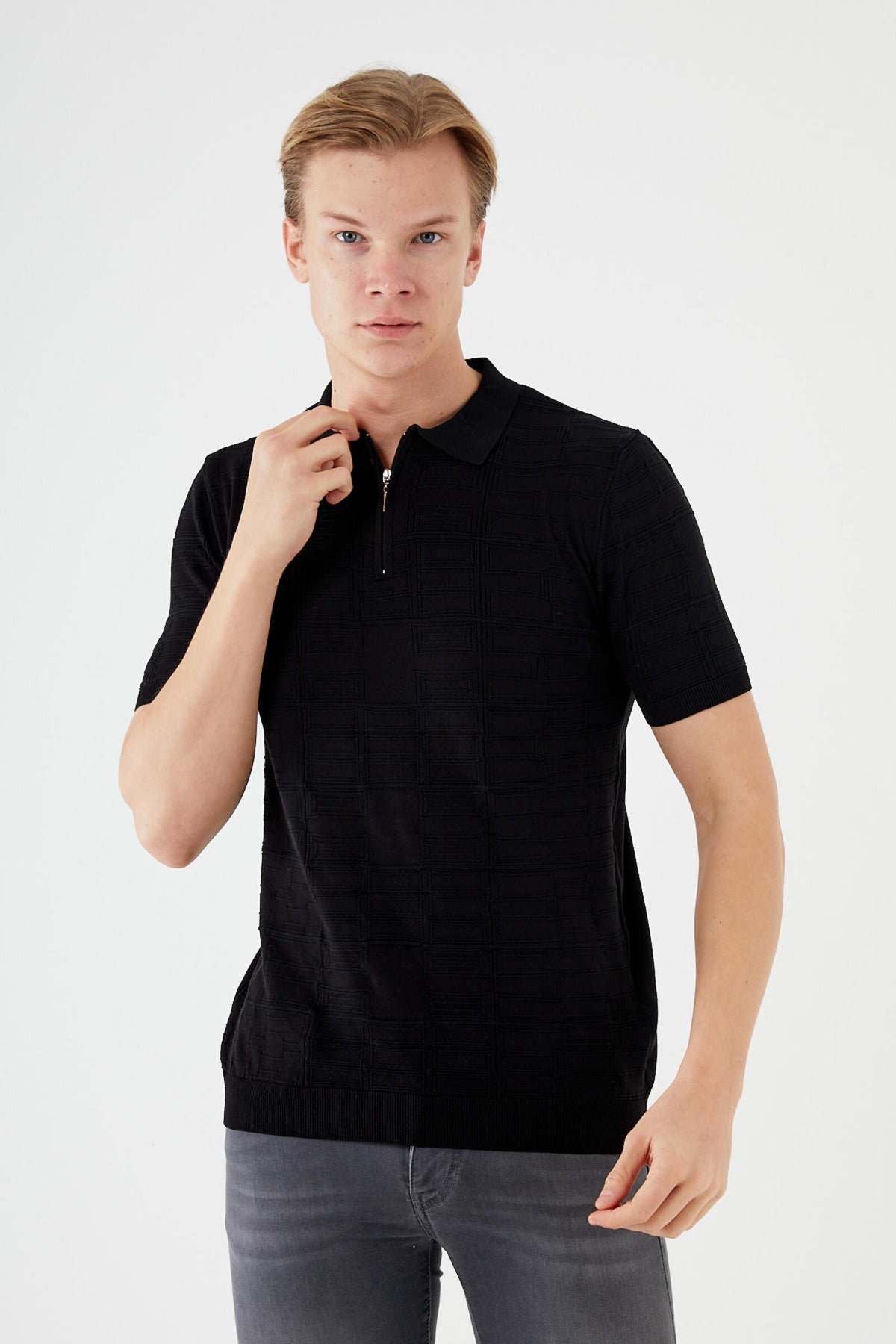 Textured Knit Quarter-Zip Polo TR-11520