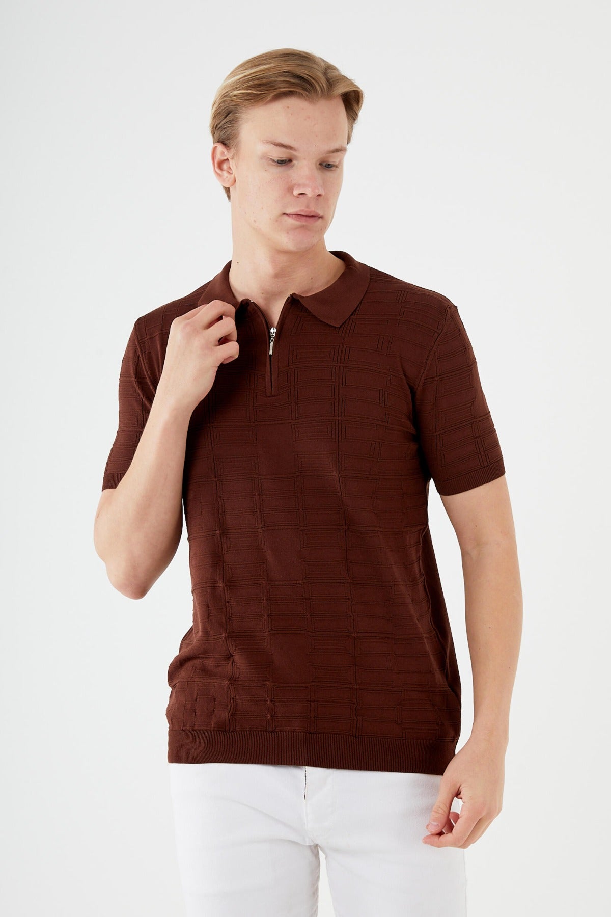 Textured Knit Quarter-Zip Polo TR-11520