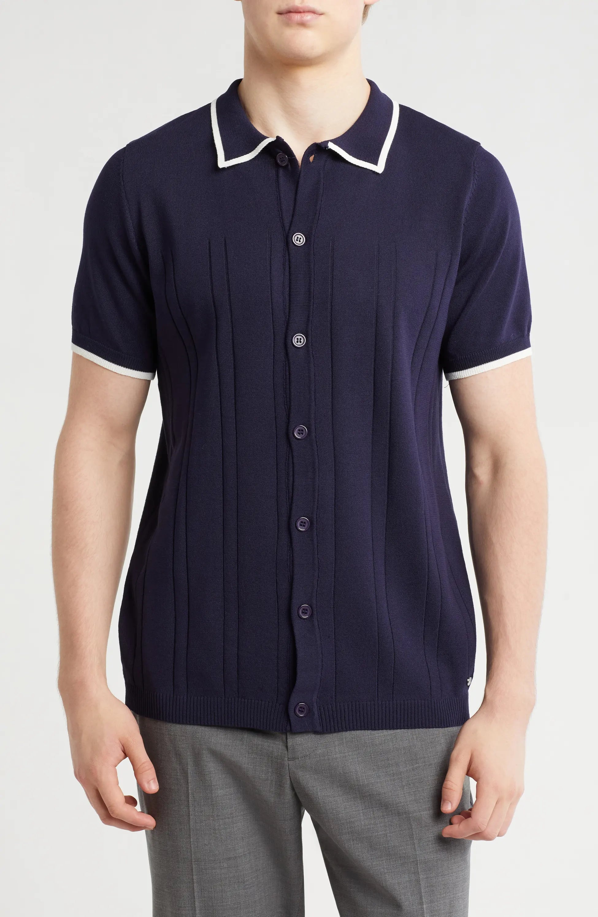 TRCK-11536 Short Sleeve Slim Fit Buttoned Sweater
