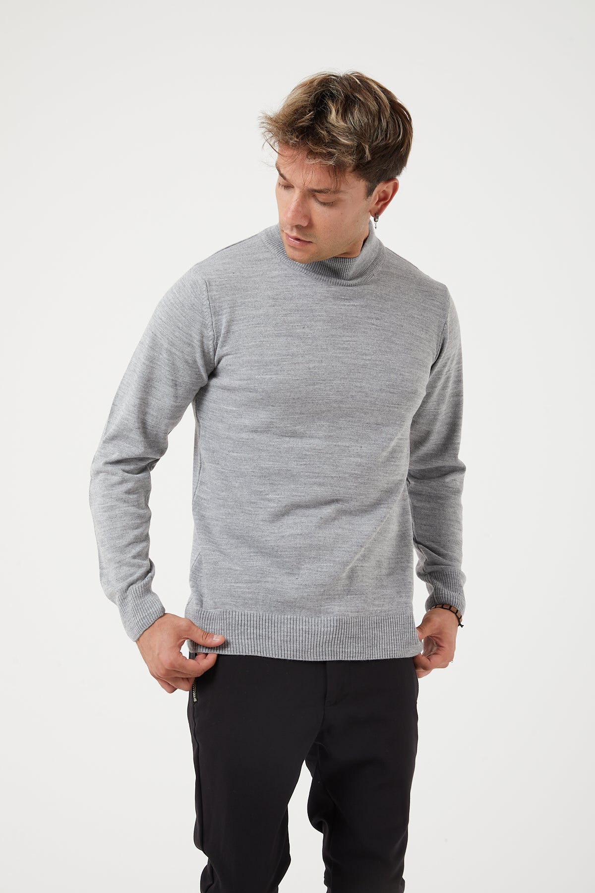 TR-11476 Slim Fit Wool Mock Neck Sweater